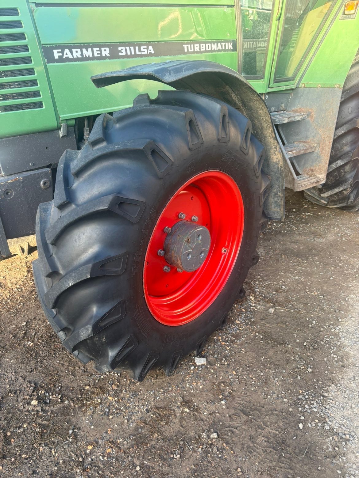 Banden Te koop - passend op fendt 300 serie, Zakelijke goederen, Ophalen, Fendt