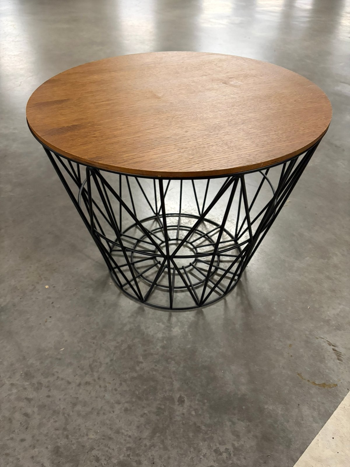 2 bijzettafeltjes met deksel - Ferm Living, Huis en Inrichting, Ophalen, Minder dan 45 cm, Minder dan 55 cm, Metaal of Aluminium