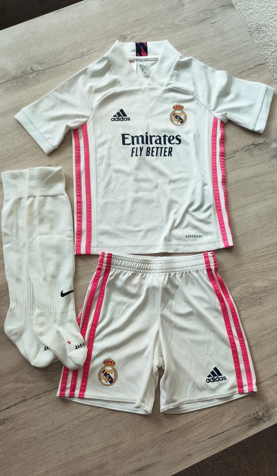 Adidas Real Madrid Voetbalsetje /116, Sports & Fitness, Enlèvement ou Envoi, Comme neuf, Set