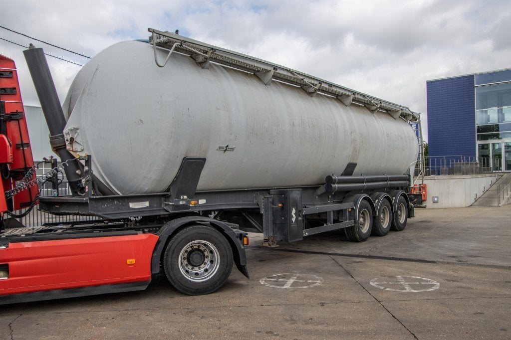 Spitzer Silo EUROVRAC-SK2460 - 60M³+5COMP, Autos, Camions, Entreprise, Achat, Remorques et Semi-remorques, Autres carburants, TVA déductible