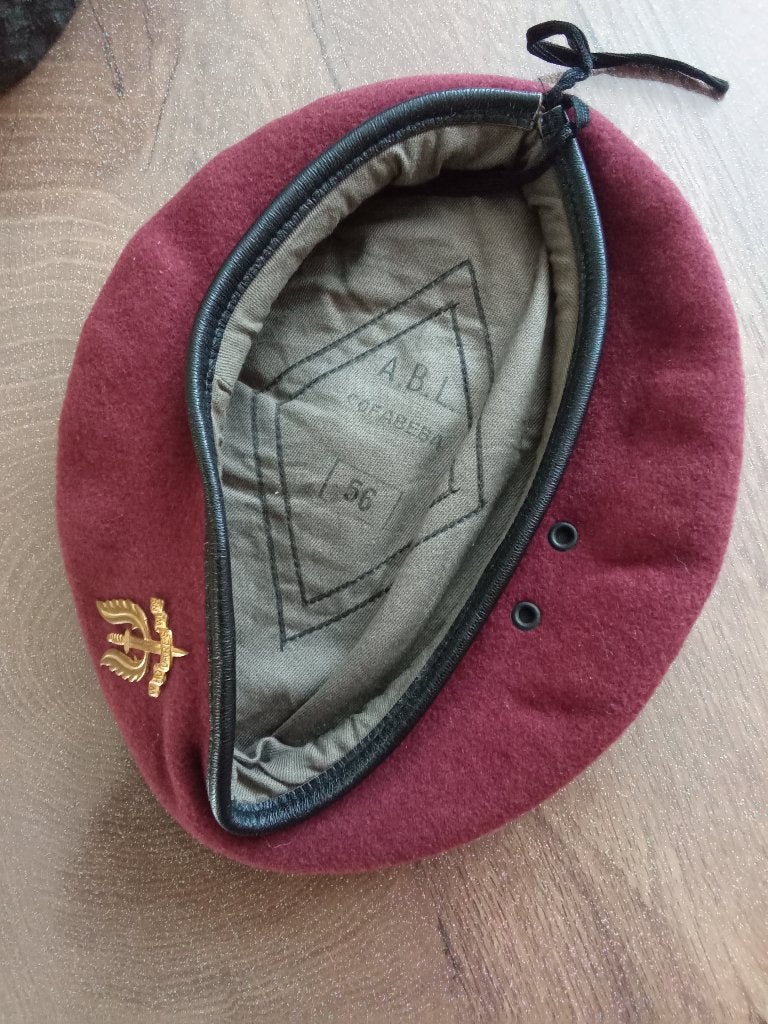 Béret rouge Para commando belge d'origine de 1968, Collections, Enlèvement ou Envoi