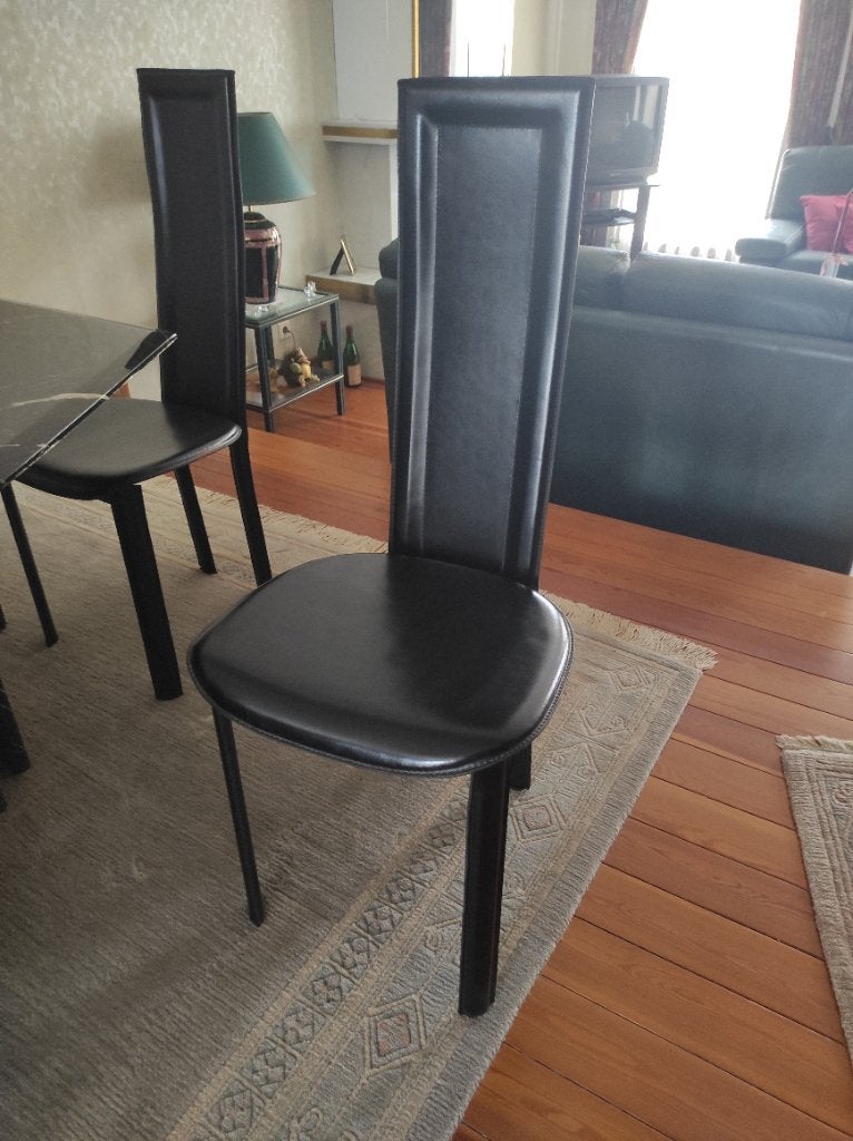 Marmeren eettafel en 8 lederen stoelen, Huis en Inrichting, Ophalen, Overige materialen, 100 tot 150 cm, Zo goed als nieuw