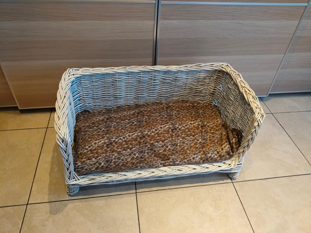 Rieten hondenmand in goede staat, Dieren en Toebehoren, Hondenmanden, Ophalen
