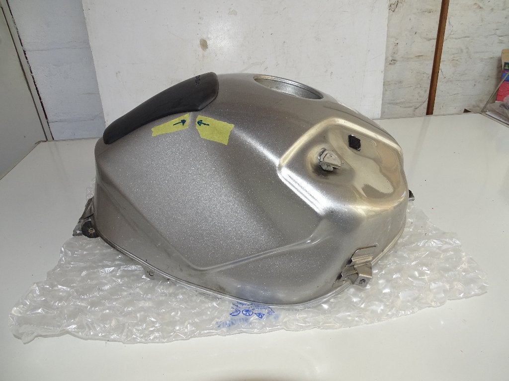 HONDA  deauville 700  benzinetank, Enlèvement ou Envoi, Utilisé