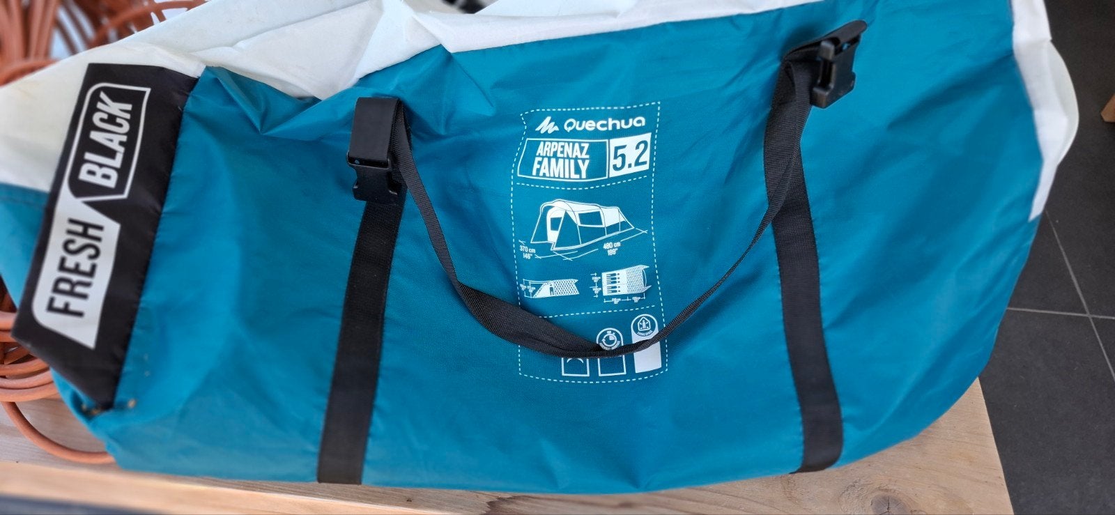 Quechua tent 5.2 fresh & black, Ophalen