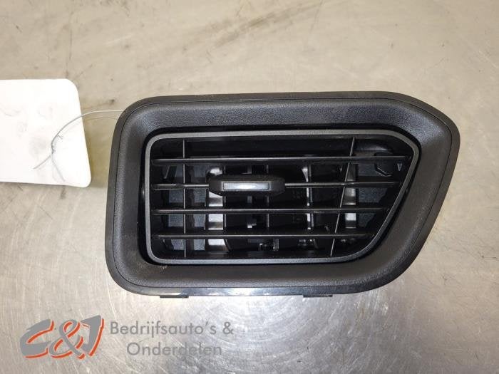 Grille aération tableau de bord d'un Nissan NV400, -, 3 mois de garantie, Utilisé, -