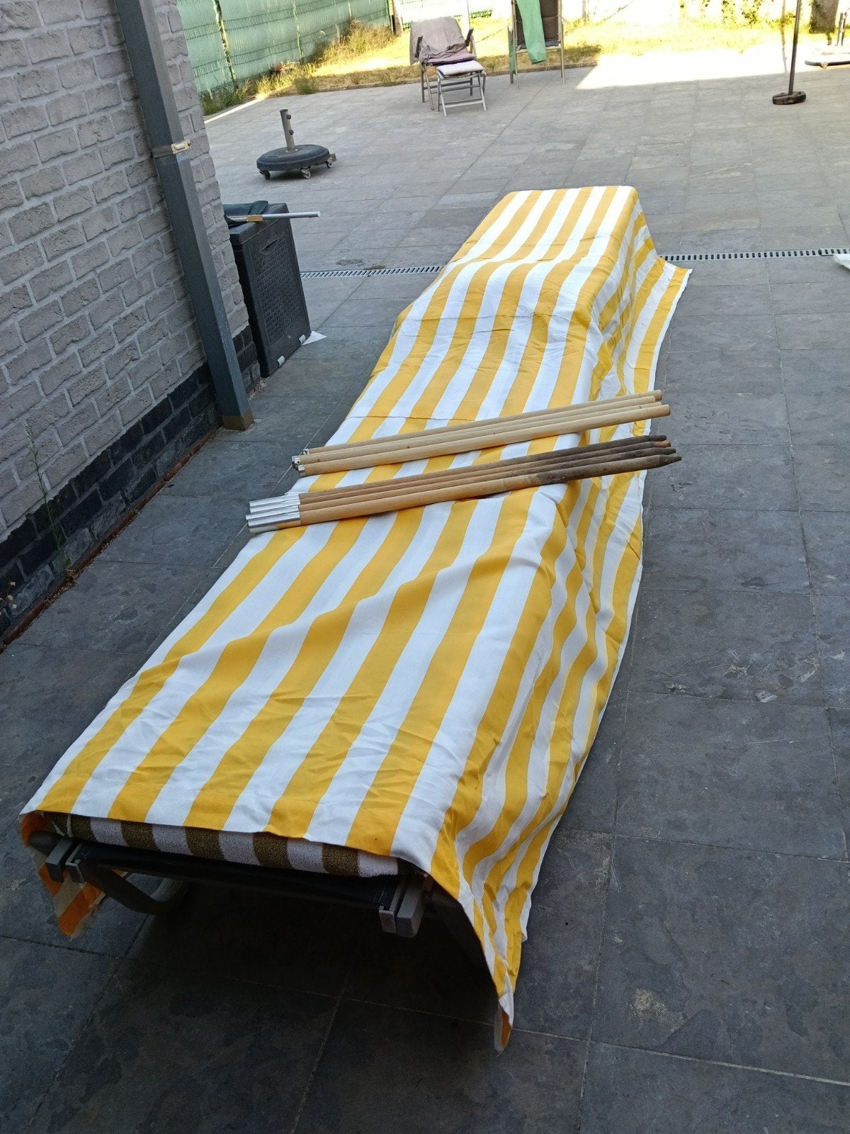 Windscherm met stokken 4 meter., Tuin en Terras, Zonneschermen, Ophalen of Verzenden, Zo goed als nieuw