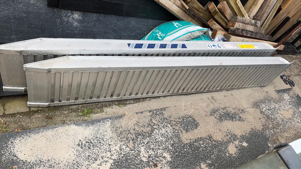 Oprijplaten aluminium, Ophalen, Zo goed als nieuw