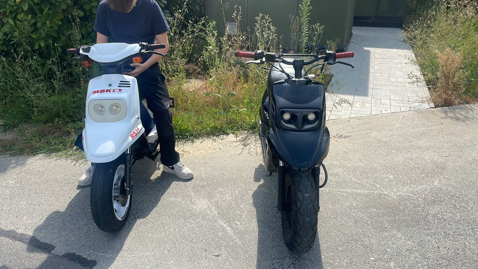 Zwarte mbk booster nieuwmodel, Fietsen en Brommers, Scooters | Peugeot, Zo goed als nieuw, Overige modellen, Klasse A (25 km/u)