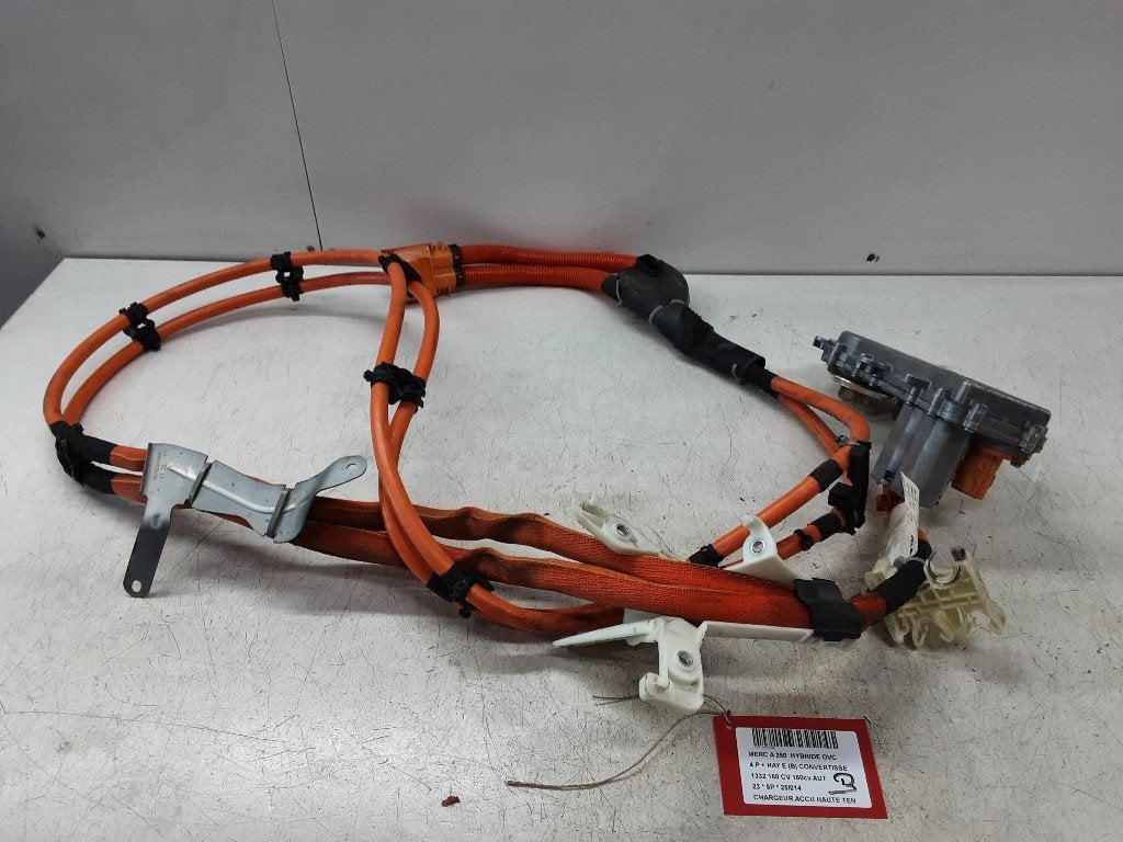 CHARGEUR DE BATTERIE (A1775457600), Autos : Divers, Outils de voiture, Utilisé