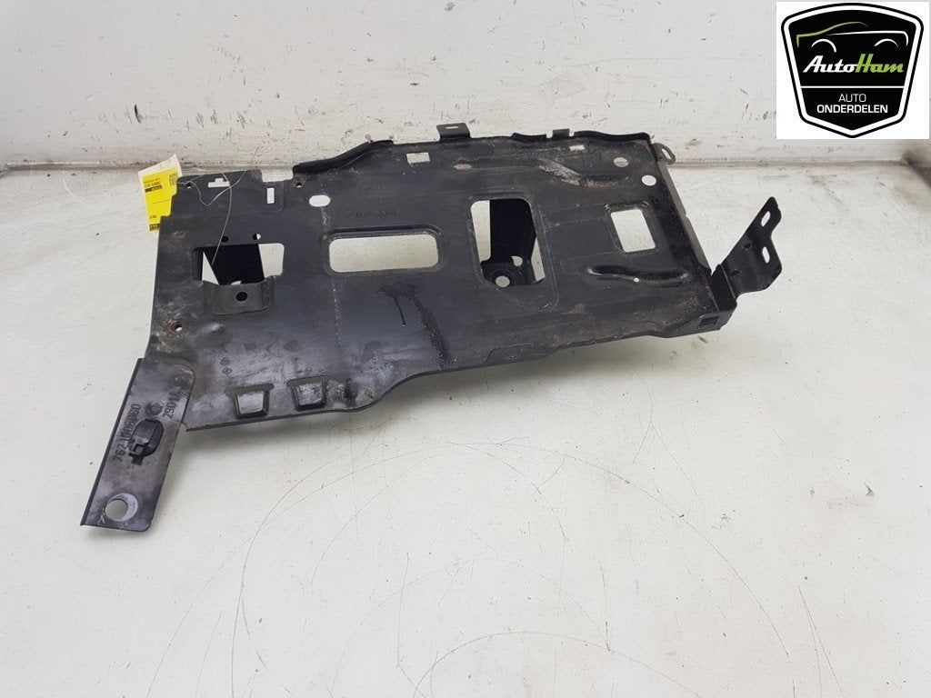 ACCUBAK Peugeot 308 SW (L4 / L9 / LC / LJ / LR), Kontakt-peugeot@peugeot.com, Gebruikt, Peugeot Deutschland GmbH, Bahnhofsplatz
65423  Rüsselsheim, DE