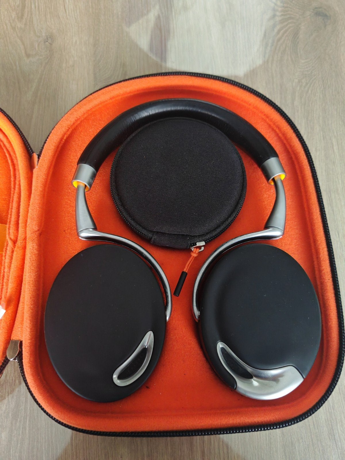 Casque audio Parrot Zik avec housse et batteries de rechange, Ophalen of Verzenden