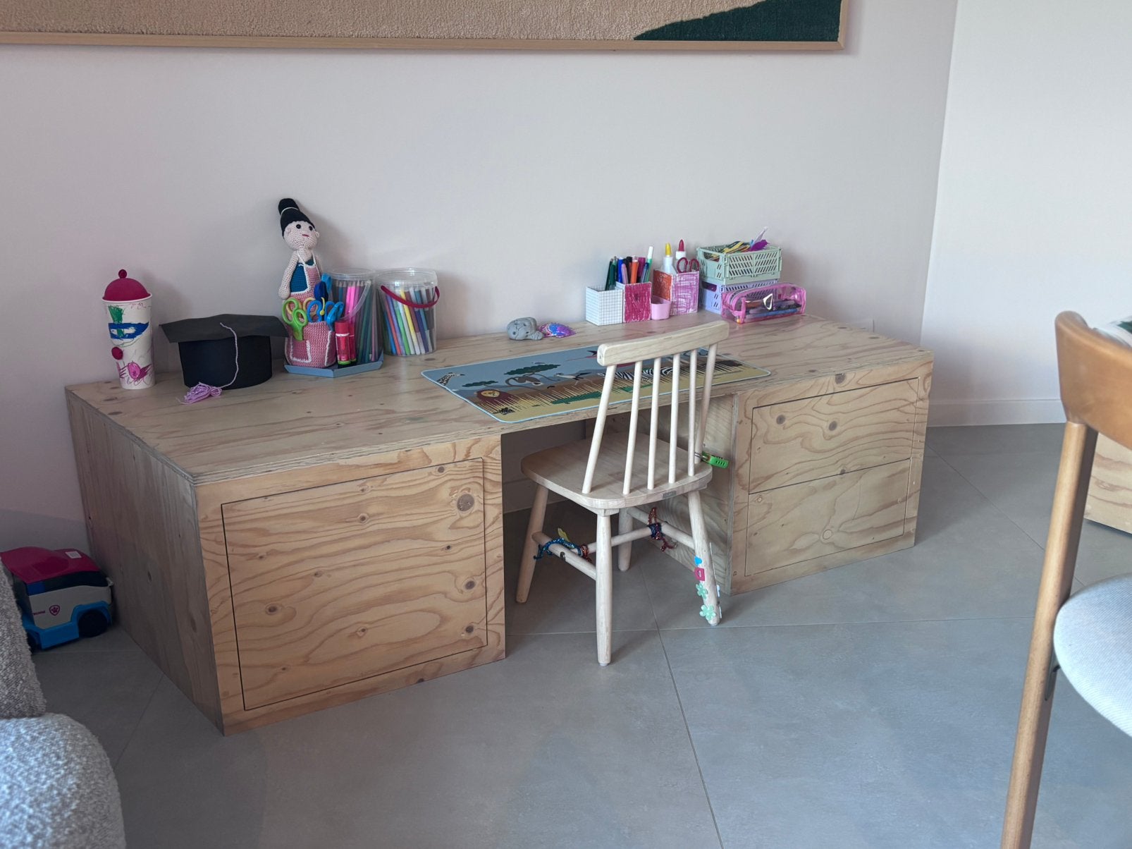 Kinderbureau vurenhout, Huis en Inrichting, Ophalen, Opbergruimte, Kinderbureau