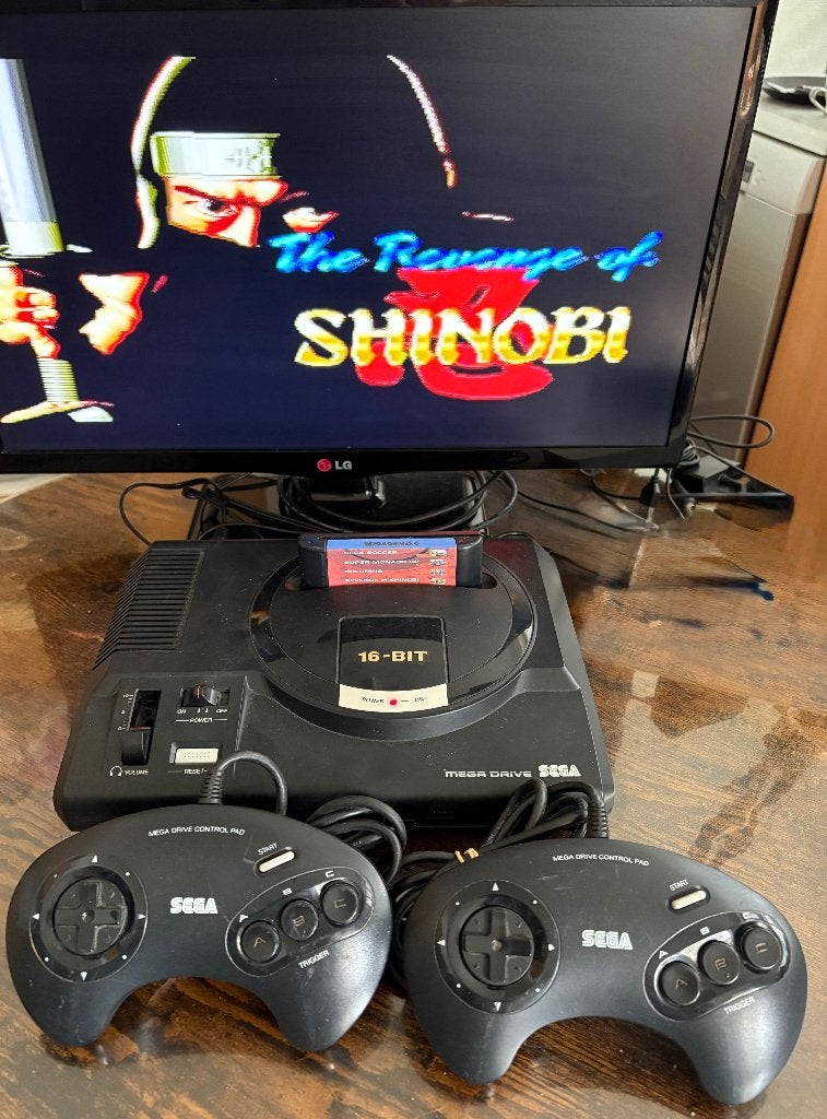 lot sega megadrive + 3 jeux, Enlèvement ou Envoi, Comme neuf, Mega Drive, Un ordinateur