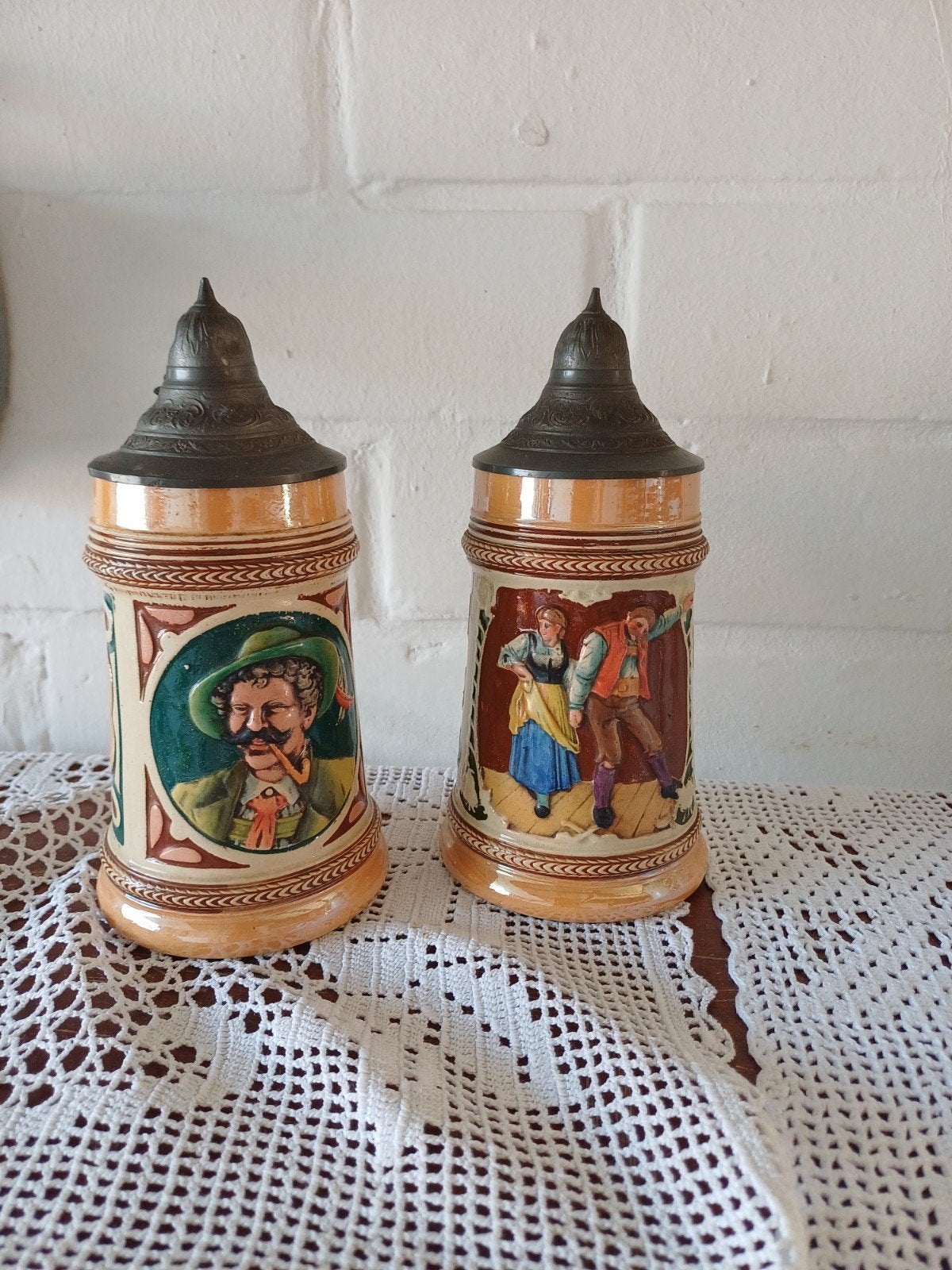 2 vieux pots à bière, Antiquités & Art, Envoi