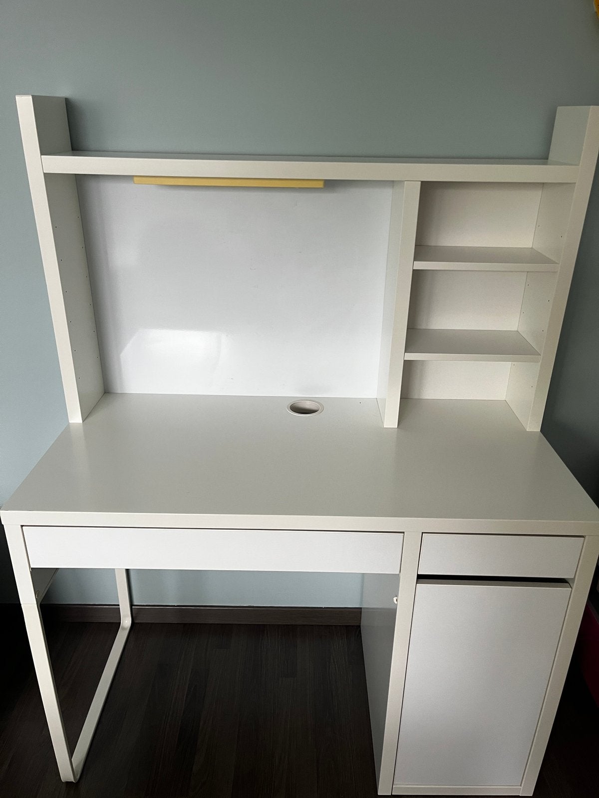 Ikea Micke bureau met opzetstuk en verlichting, Ophalen, Gebruikt, Kinderbureau, 50 cm