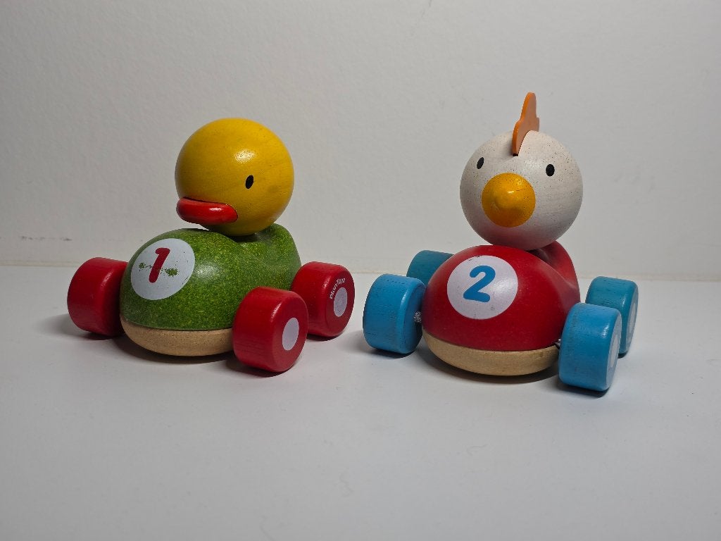PlanToys Set van 2 Houten Racewagens (1 & 2), Enlèvement ou Envoi, Comme neuf, Jouet à Pousser ou Tirer