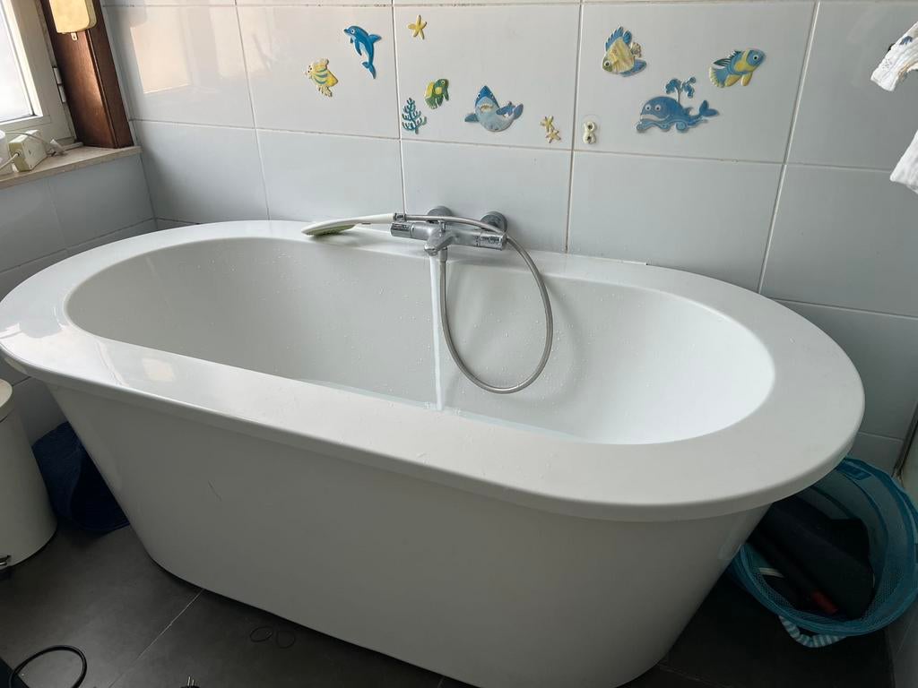 Bad te koop, Huis en Inrichting, Badkamer | Complete badkamers, Ophalen, Zo goed als nieuw