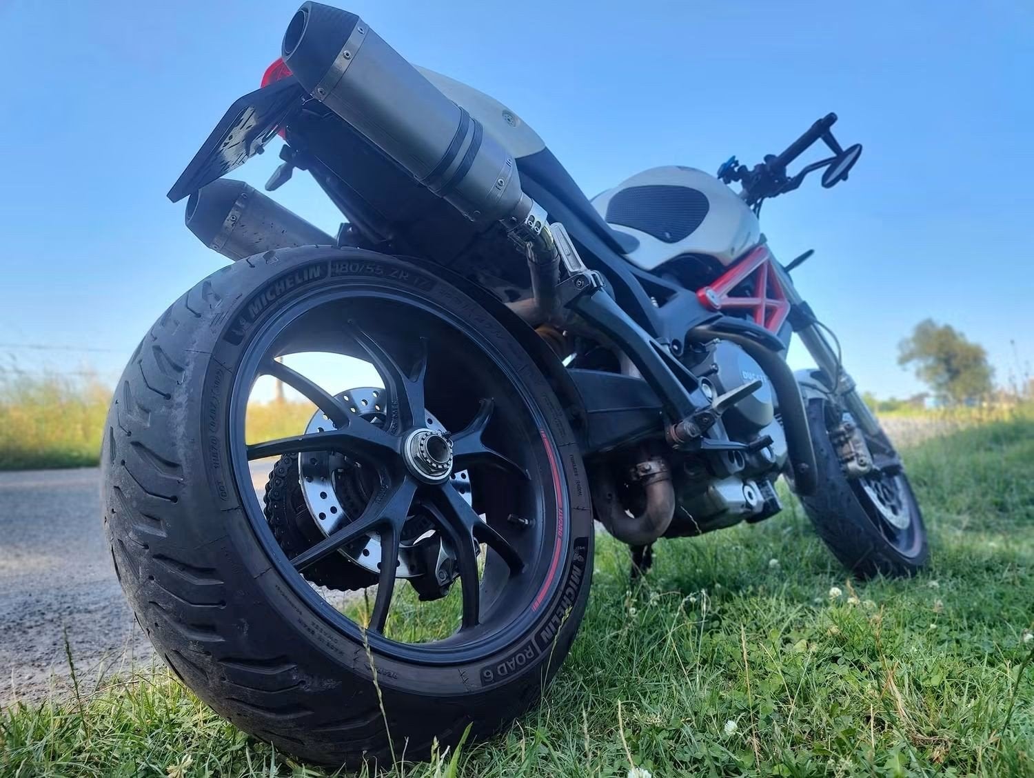 Ducati Monster 796, Particulier