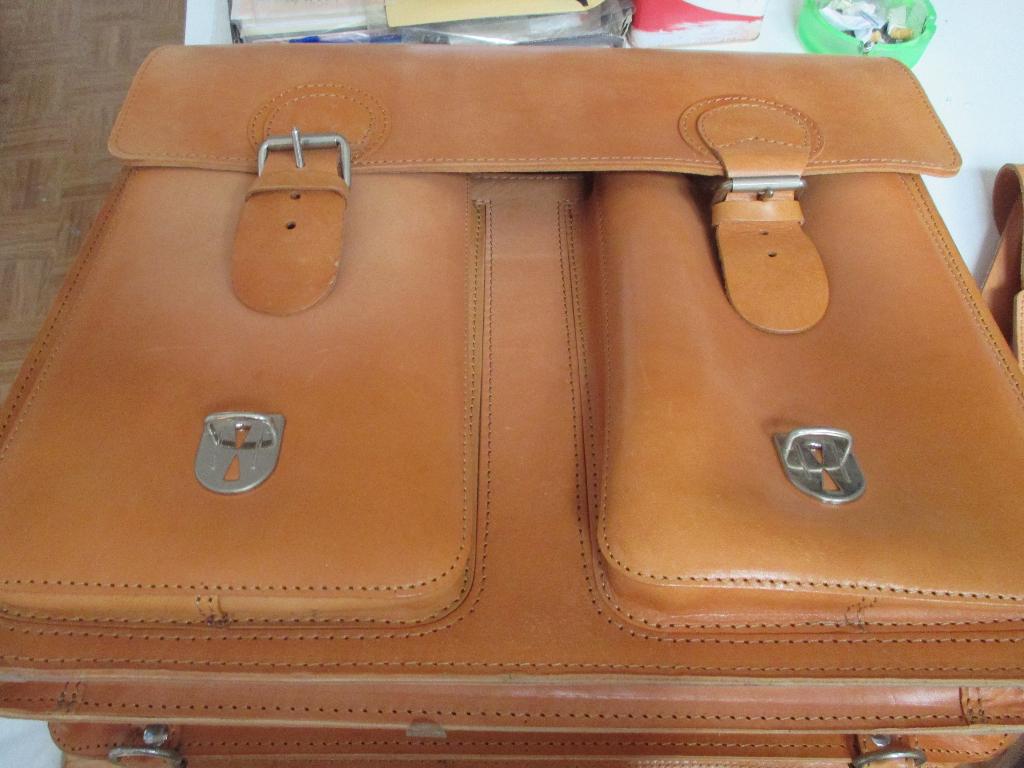 Boekentas lerarentas in natuur leer, nieuwe staat, Handtassen en Accessoires, Tassen | Schooltassen, 30 tot 40 cm, Bruin, Aktetas of Boekentas
