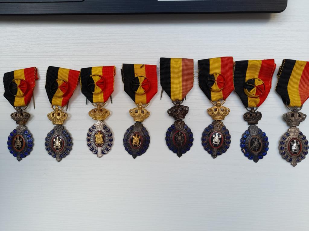 8 mooie medailles Belgie, Ophalen of Verzenden