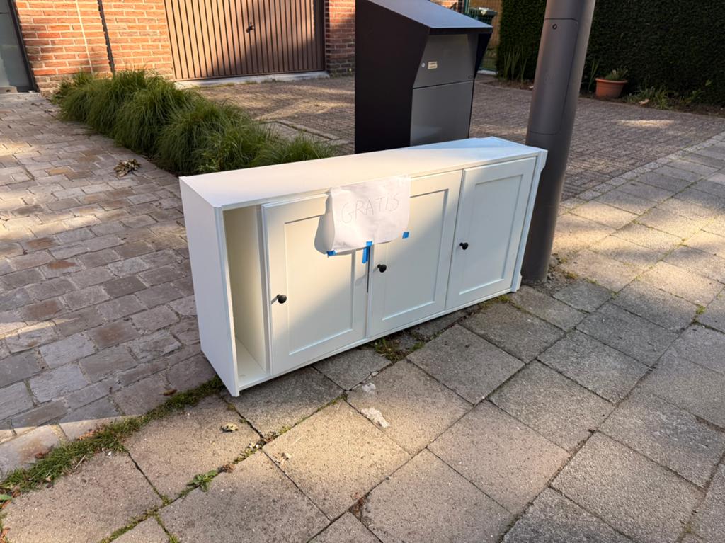 Schoenkast Gratis op te halen - Adres in beschrijving, Huis en Inrichting, Kasten | Schoenenkasten, Ophalen, Gebruikt