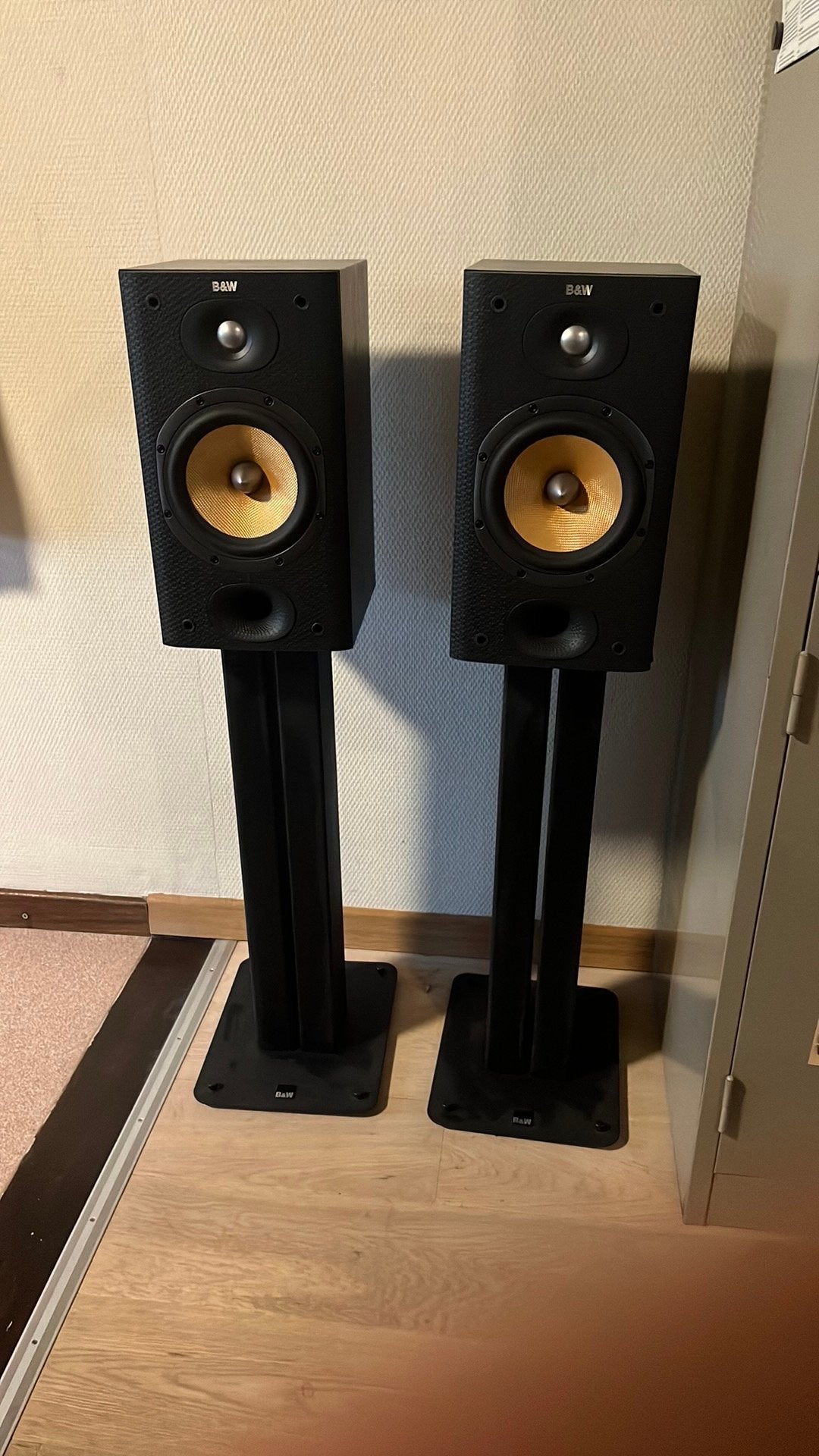 2 x B&W 601 S3 (evt. met steunen), Audio, Tv en Foto, Ophalen, Zo goed als nieuw