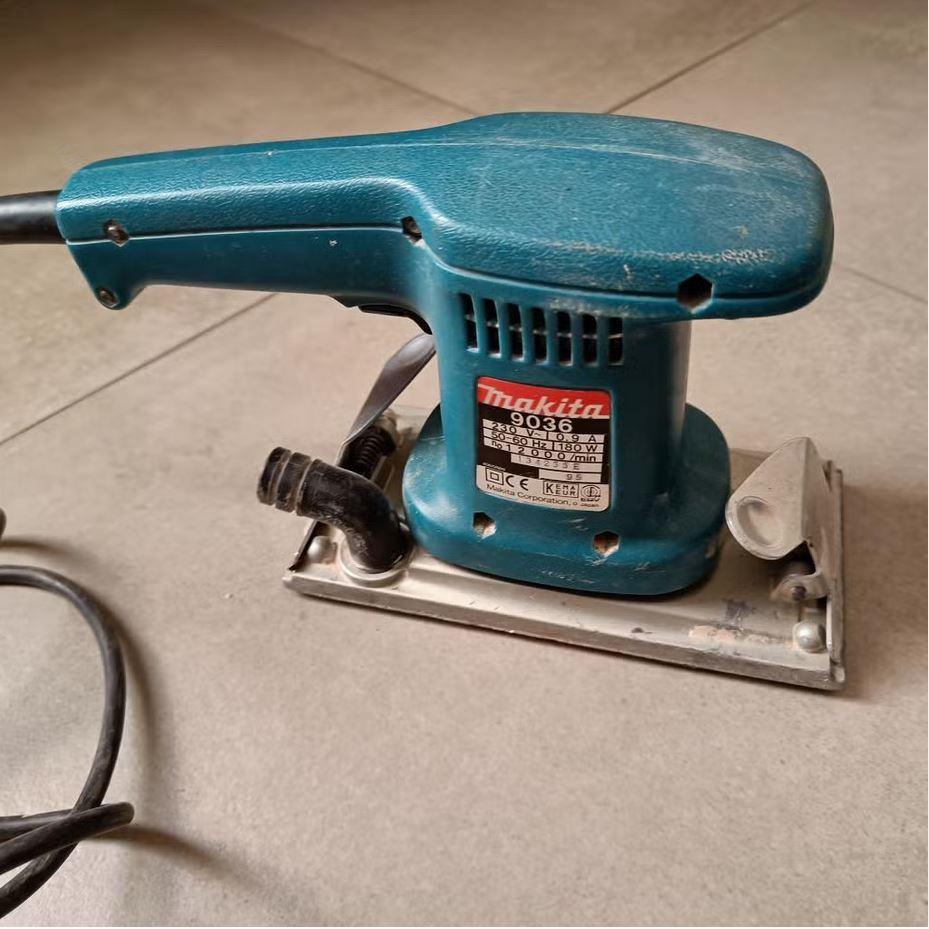 Makita 9036  Vlakschuurmachine, Enlèvement, Utilisé
