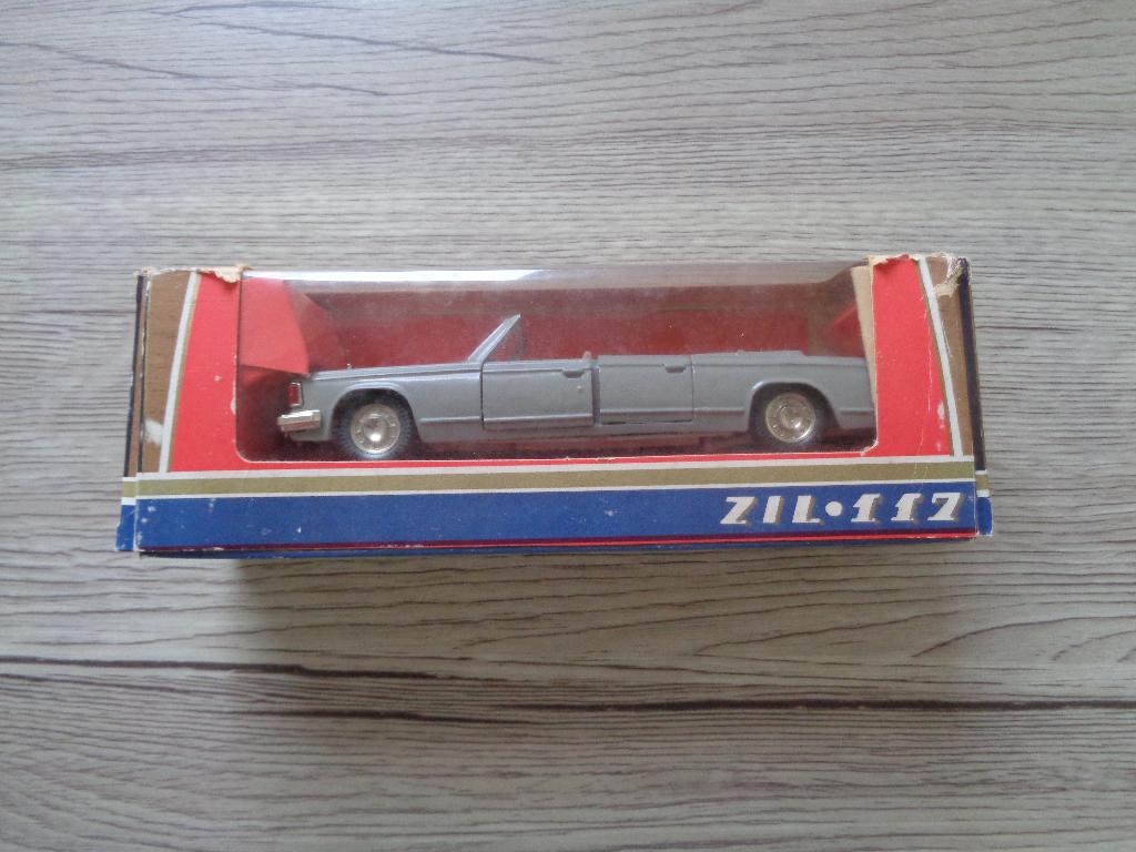 Voiture Zil 1:43, Enlèvement, Neuf, Voiture, Autres marques