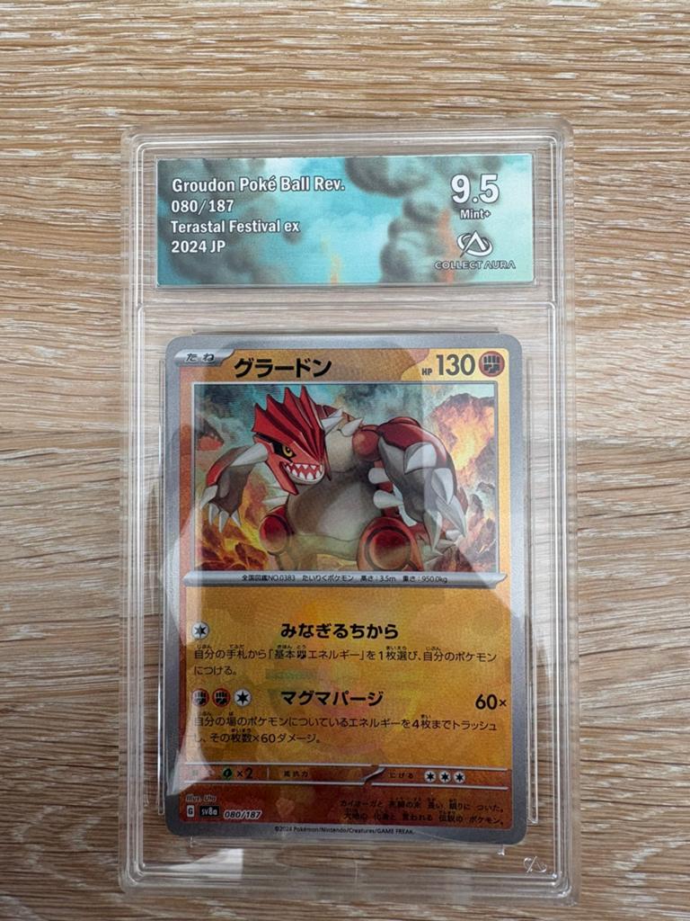 Groudon pokeball 9.5 grade, Enlèvement ou Envoi, Comme neuf