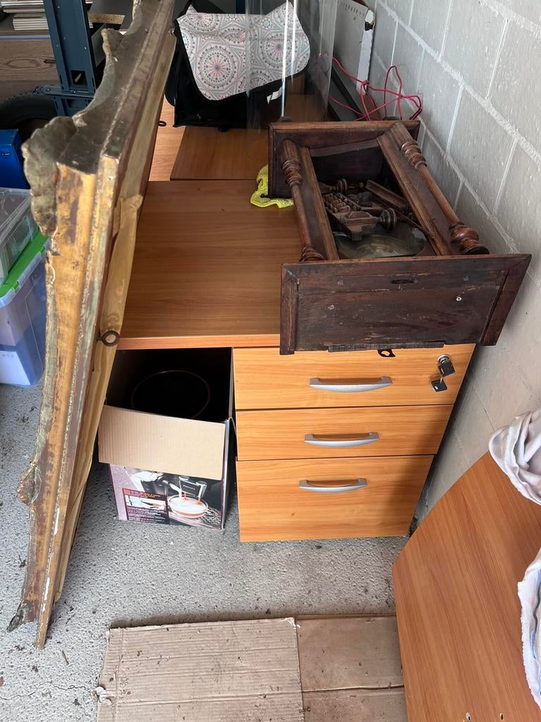 Grote bureau, Huis en Inrichting, Bureaus, Ophalen, Gebruikt, Spaanplaat of MDF, Bureau-kast combinatie