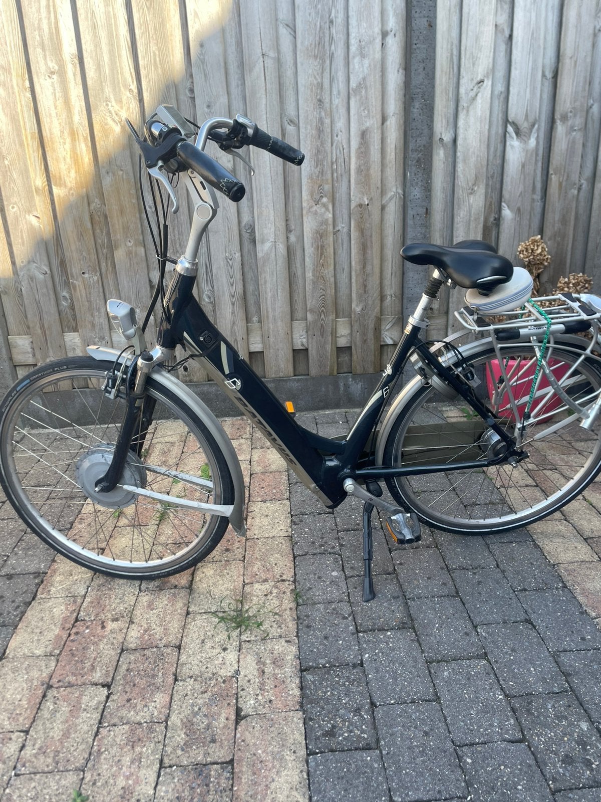 Batavus 28 inch electrische dames fiets, Ophalen, Zo goed als nieuw, Batavus