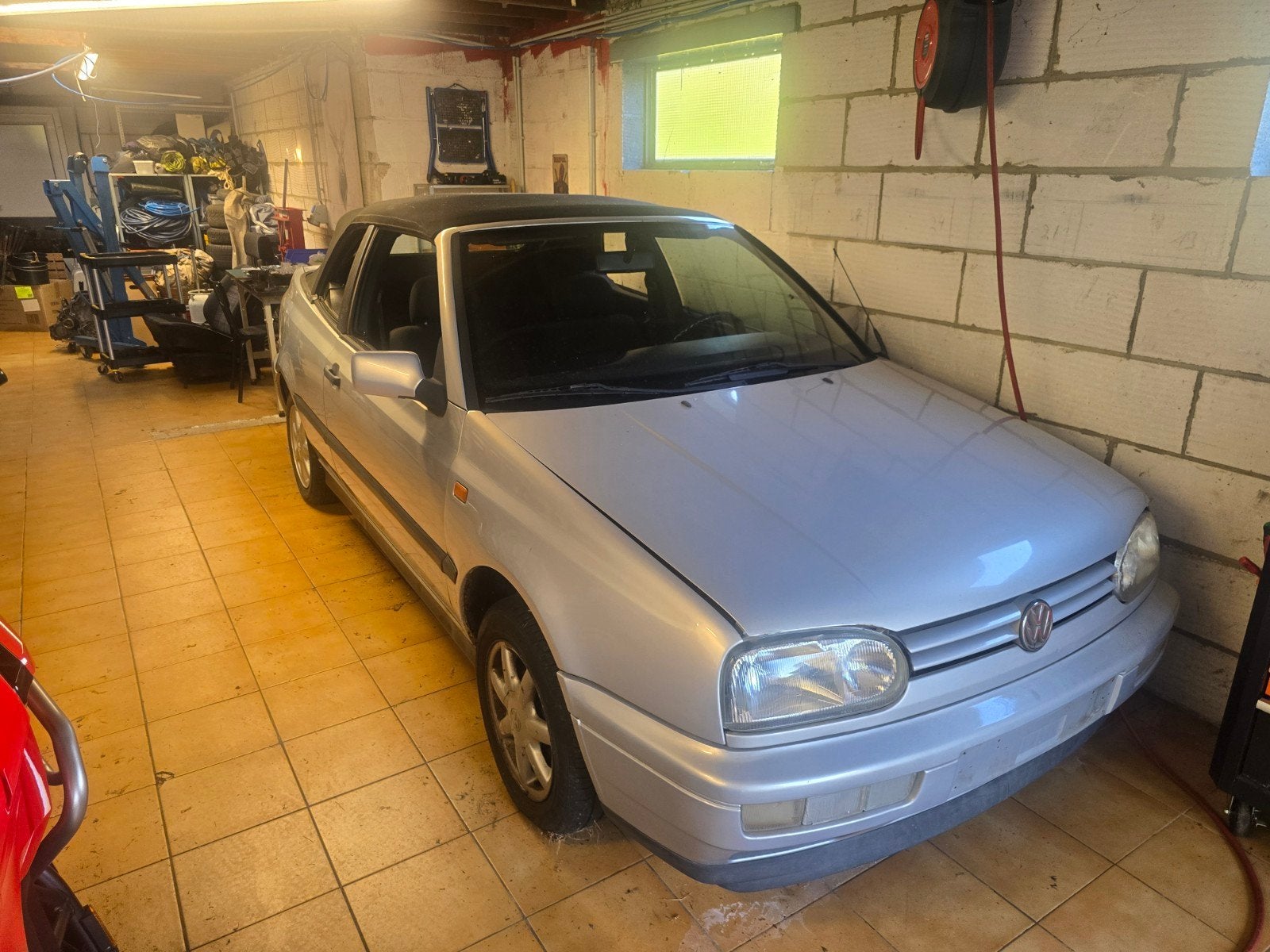 VW Golf 3 Cabrio 1996 200000km, Voorwielaandrijving, 4 zetels, Stof, Electronic Stability Program (ESP)
