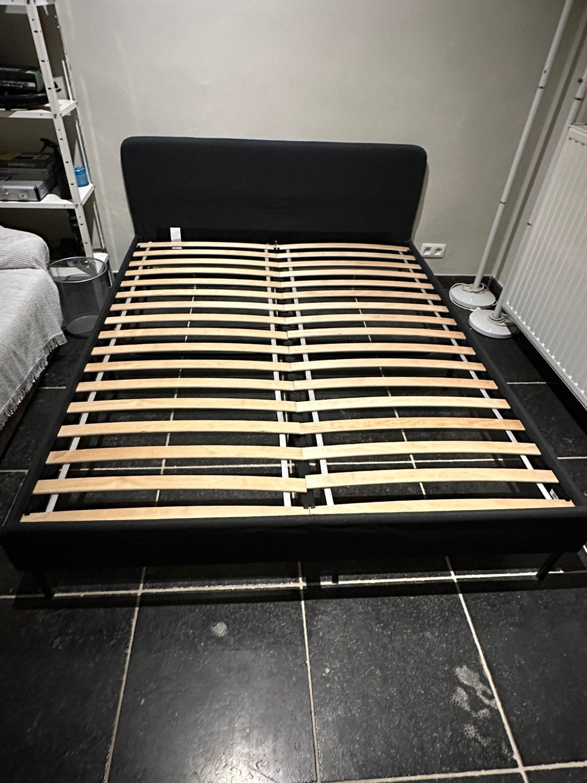 Lit slattum ikea 160x200, Maison & Meubles, Chambre à coucher | Lits, Enlèvement, Comme neuf