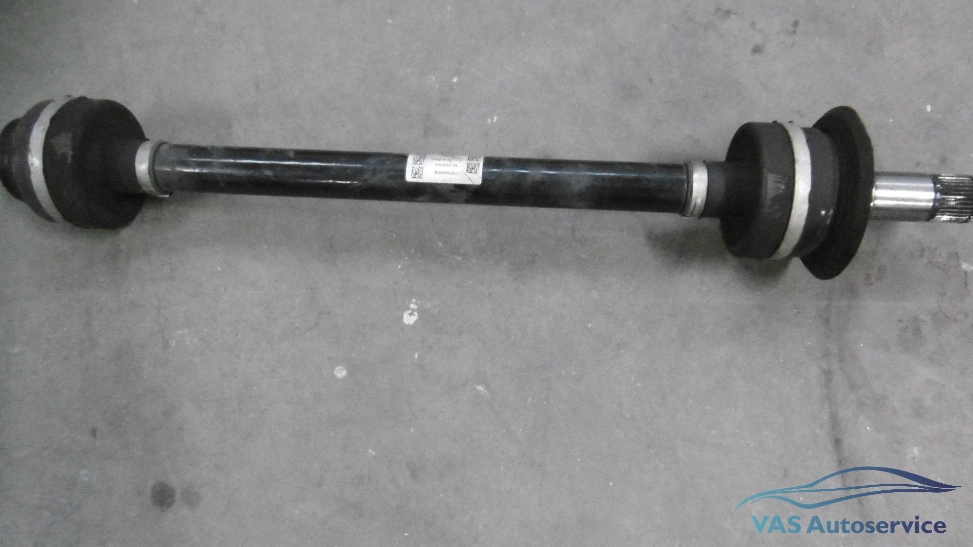 Uitgaande as BMW 550i X-drive rechtsachter 33 20 8 664 656, Auto-onderdelen, Transmissie en Toebehoren, BMW, Gebruikt, Herkomst onderdeel bekend