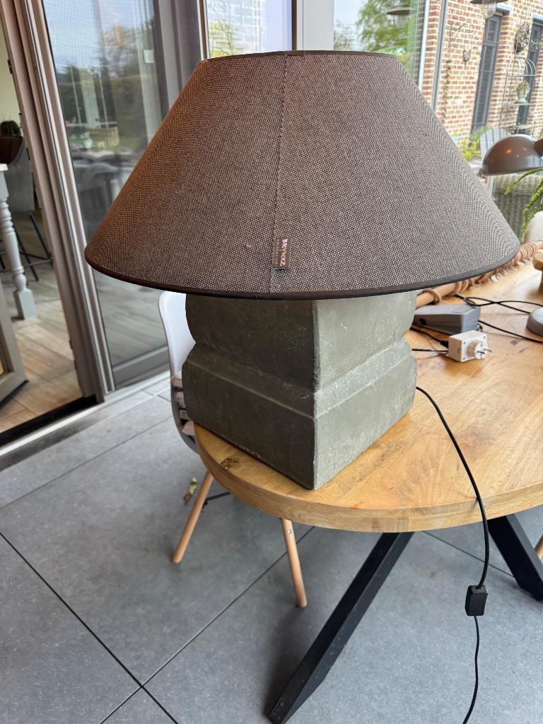 2 Grote stenen lampen met kap van Bruninx, Huis en Inrichting, Overige materialen, Ophalen of Verzenden, Zo goed als nieuw, Landelijk, industrieel…