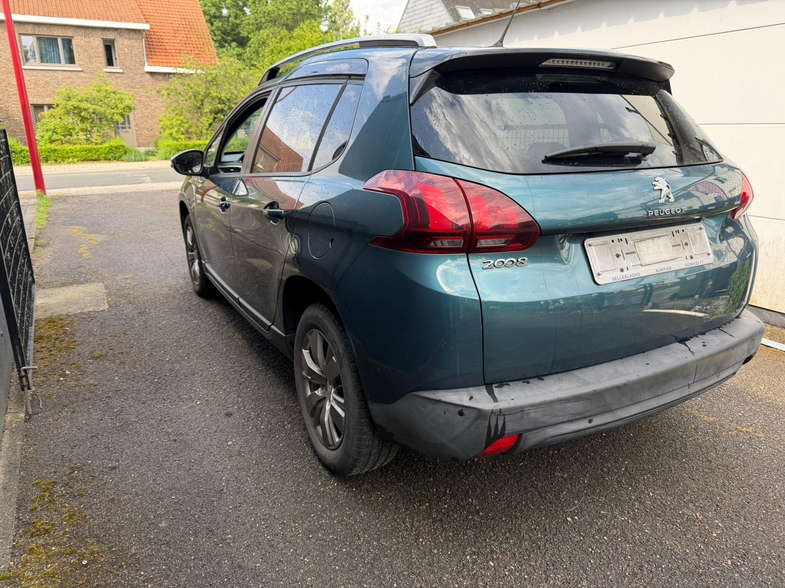 Peugeot 2008 / 1.2 Benzine / Euro 6 / 57.000 km, Stof, Bedrijf, Handgeschakeld, Parkeersensor