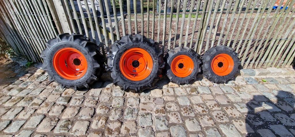 Set tractorwielen komende van Kubota B2230, Zakelijke goederen, Landbouw | Onderdelen | Banden, Velgen en Assen, Ophalen