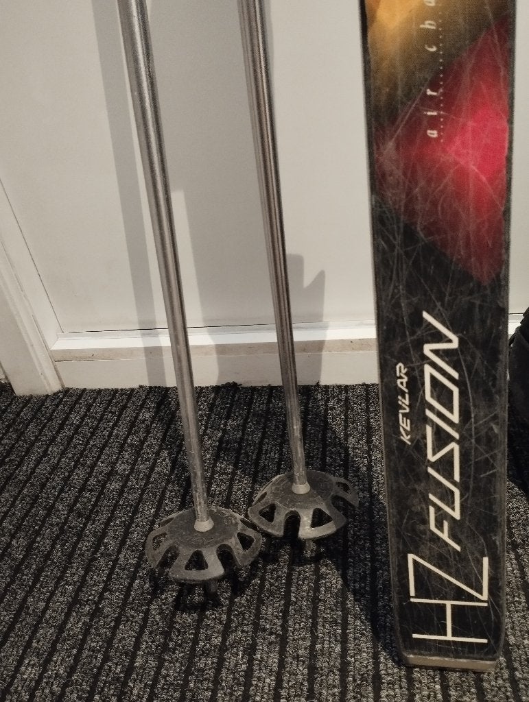 ski's en stokken + Dynastar tas, Sport en Fitness, Skiën en Langlaufen, Ophalen, Gebruikt, Ski's