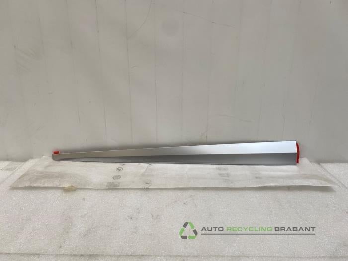 Cadre portière d'un Nissan Micra, Neuf, -, 3 mois de garantie, -