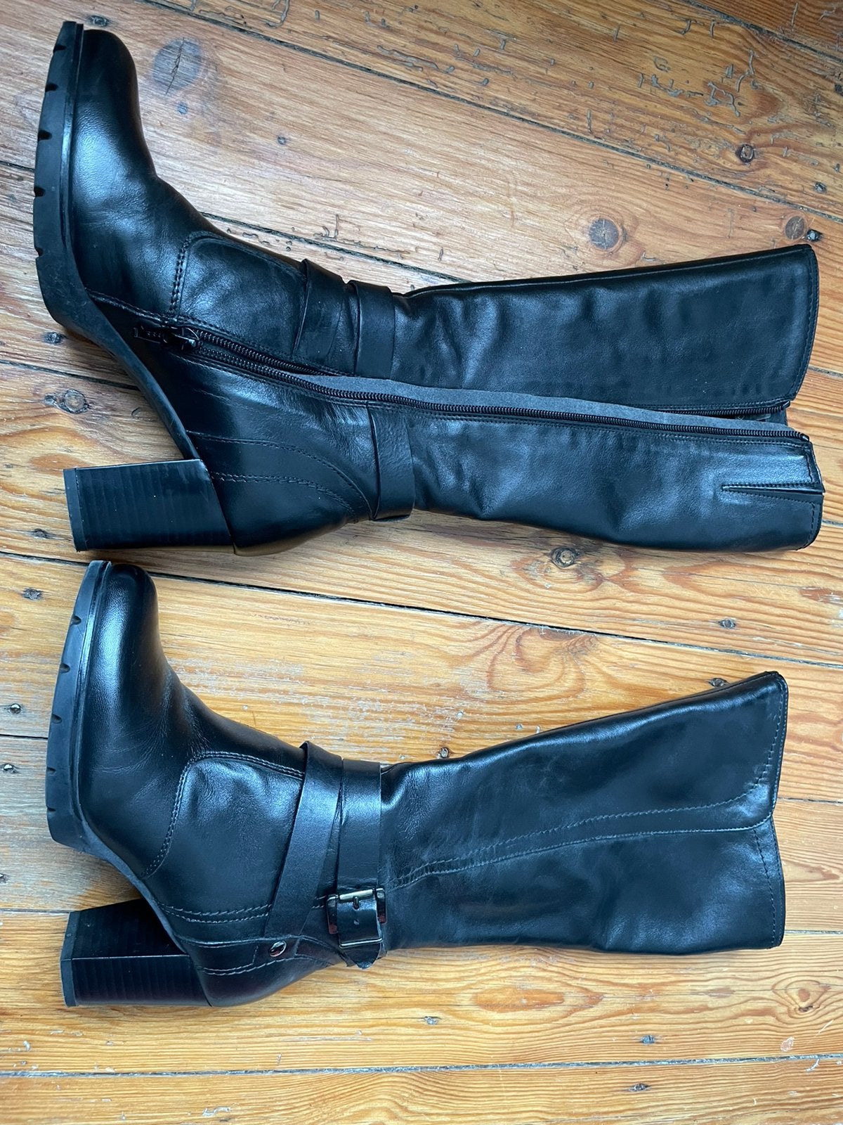 Bottes, Enlèvement, Comme neuf
