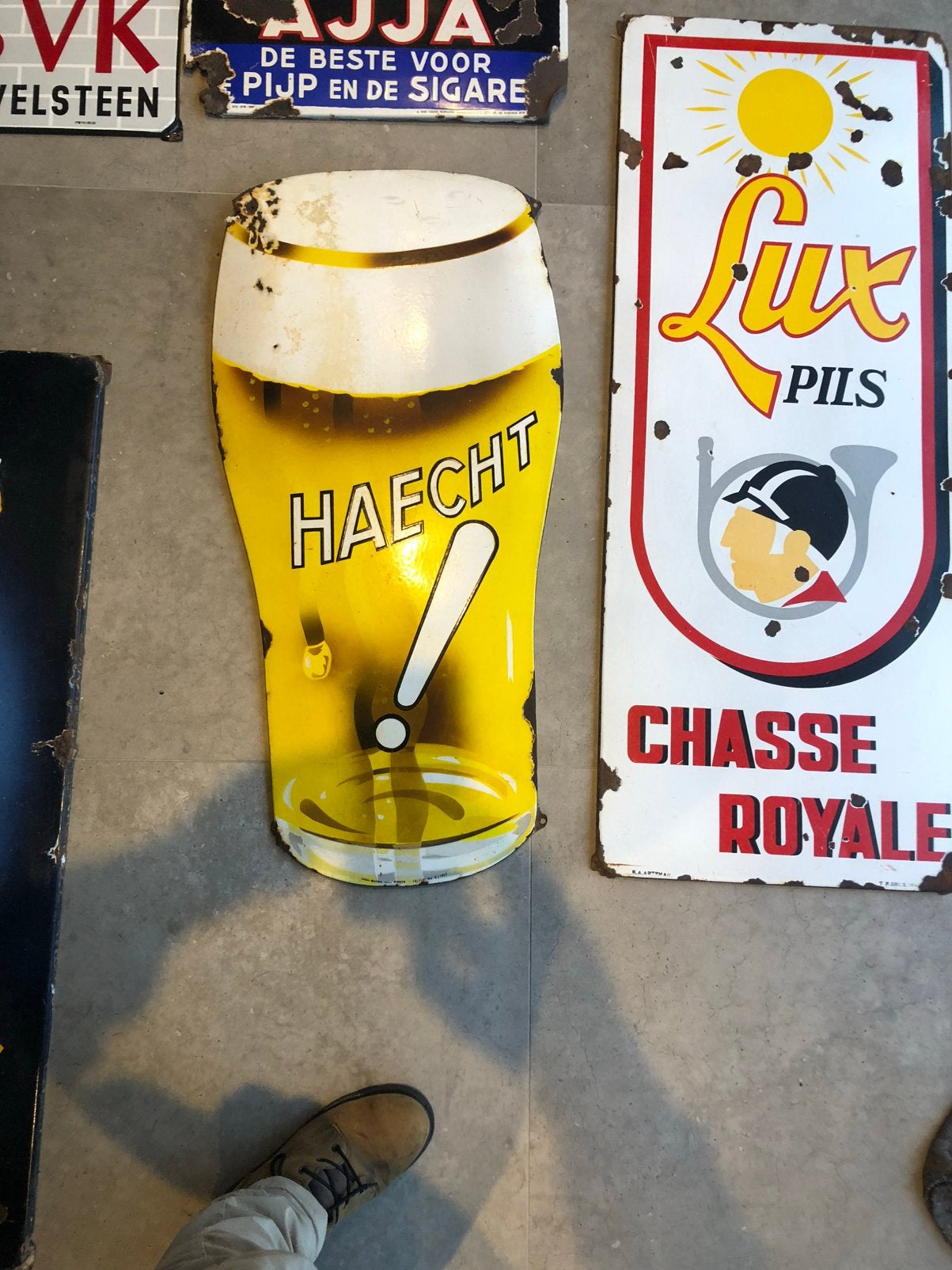 émail Haecht, Enlèvement, Utilisé