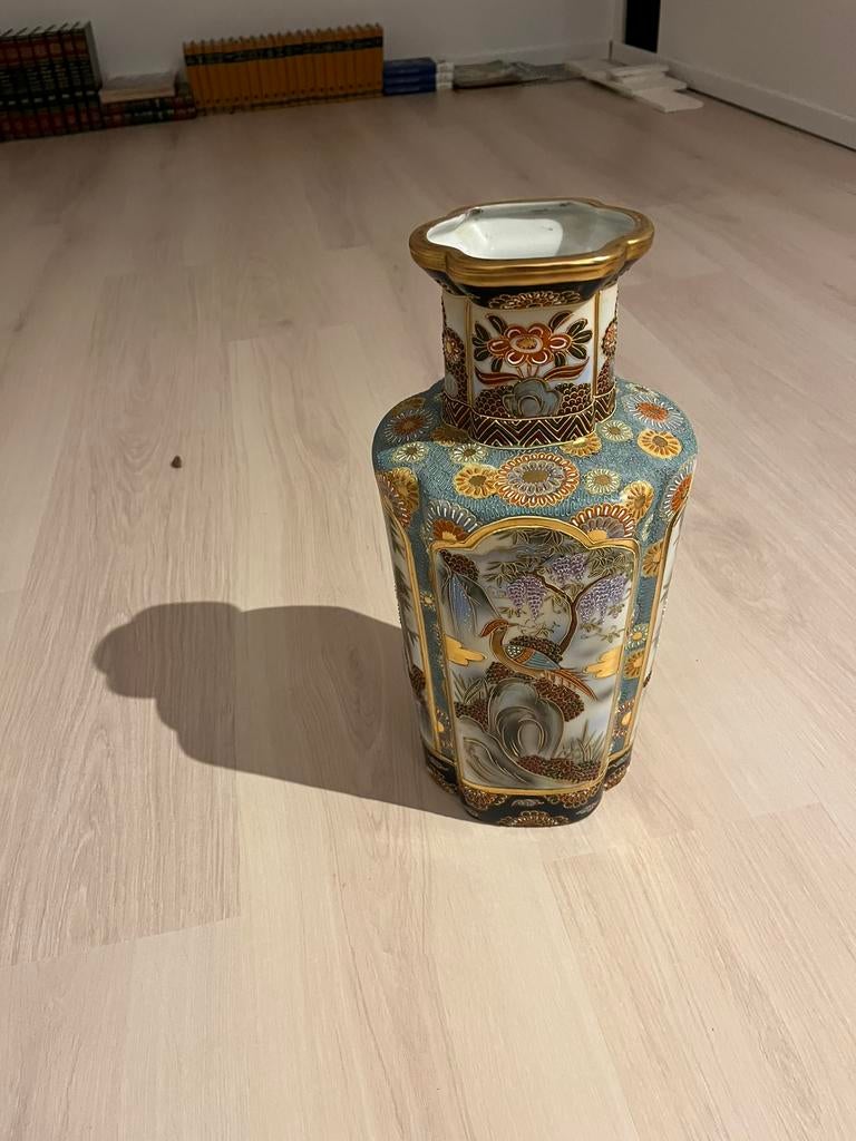 Oosterse porseleinen vaas – handbeschilderd – met stempel, Ophalen