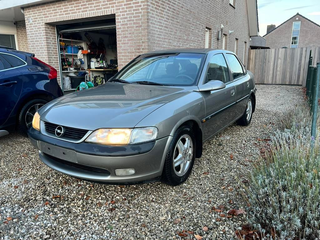 Opel Vectra 2.0 1996, Auto's, 1998 cc, Stof, Zwart, 5 deurs