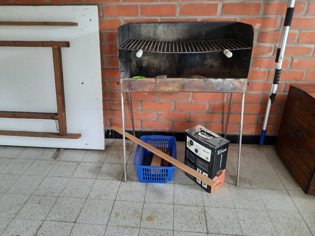 barbecuetoestel, Ophalen, Gebruikt, Niet bekend, Met accessoires