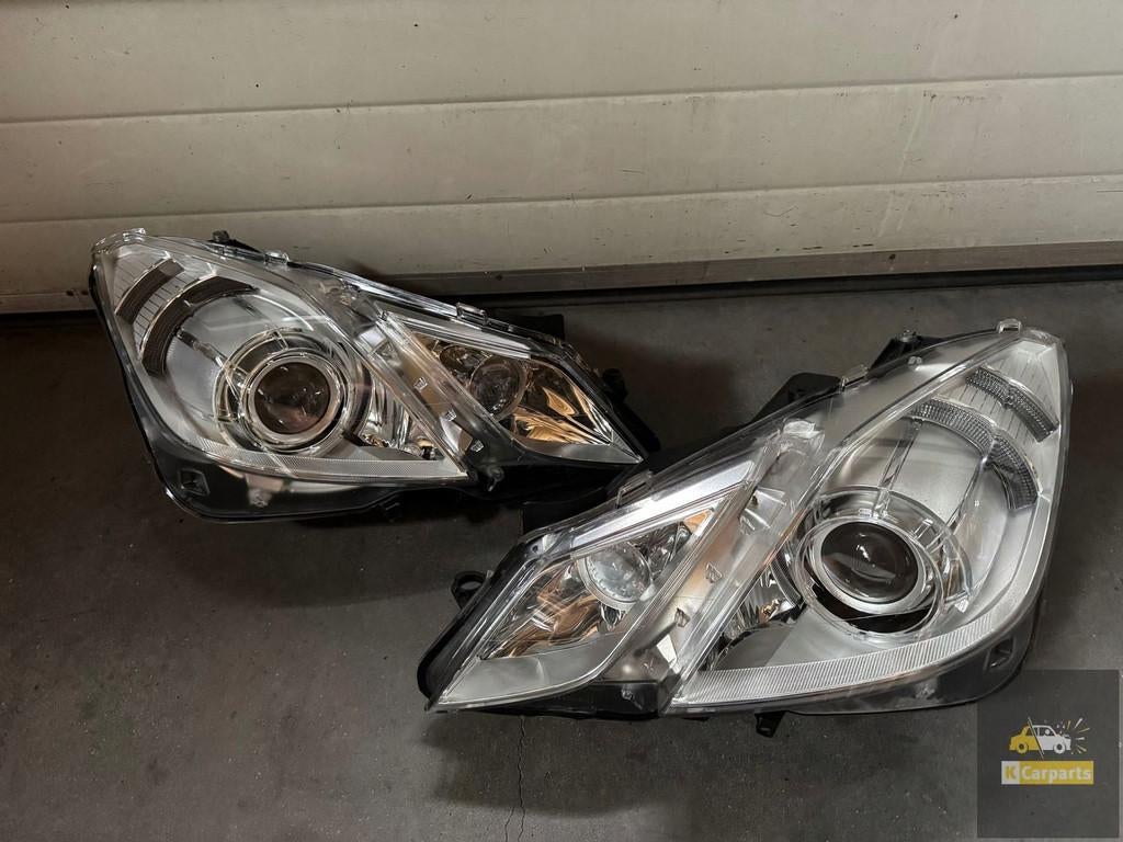 A2078200188, Phare bi-x non gauche/droite Mercedes-Benz Clas, Mercedes-Benz AG, Mercedes-Benz, Utilisé, Mercedesstrasse 120
70372  Stuttgart, DE