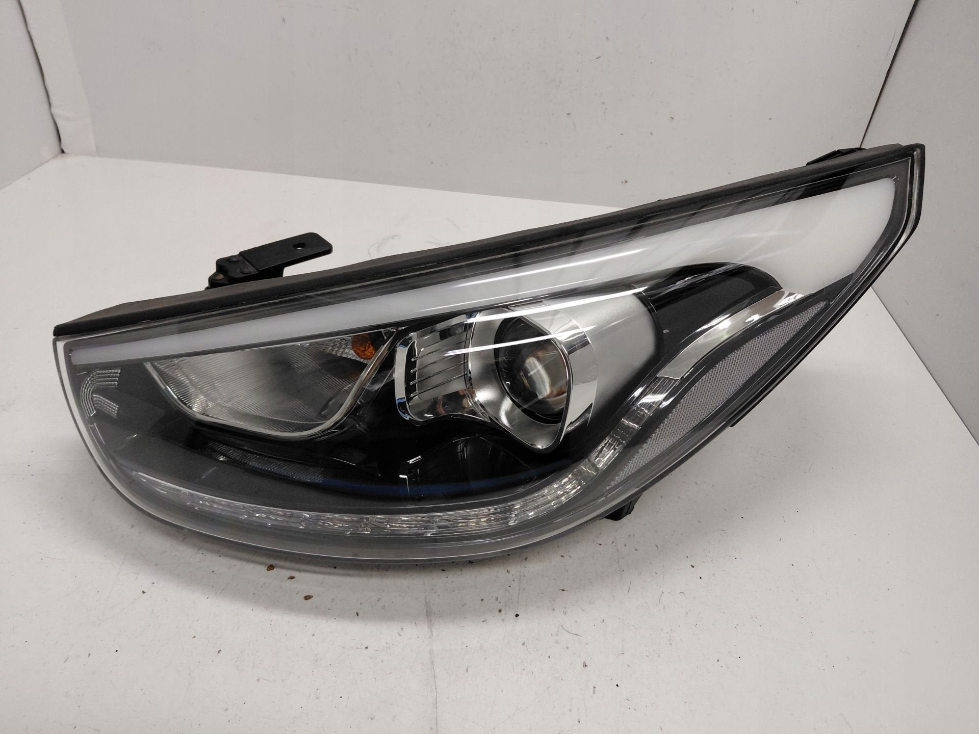 Hyundai IX35 Koplamp Links Hyundai, Gebruikt, Heolleung-ro 12
06797  Seoul, Info@hyundai.com, Hyundai