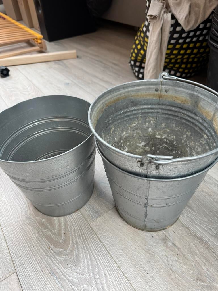 3 zinken emmers, Ophalen, Zo goed als nieuw