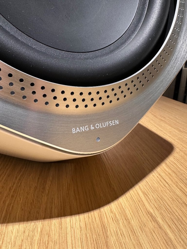 Bang & Olufsen Beolab 19 wit subwoofer WISA -B&O, Info@bang-olufsen.dk, Comme neuf, Bang & Olufsen, Bang & Olufsen Alle 1 / DK-7600 Struer / Denmark