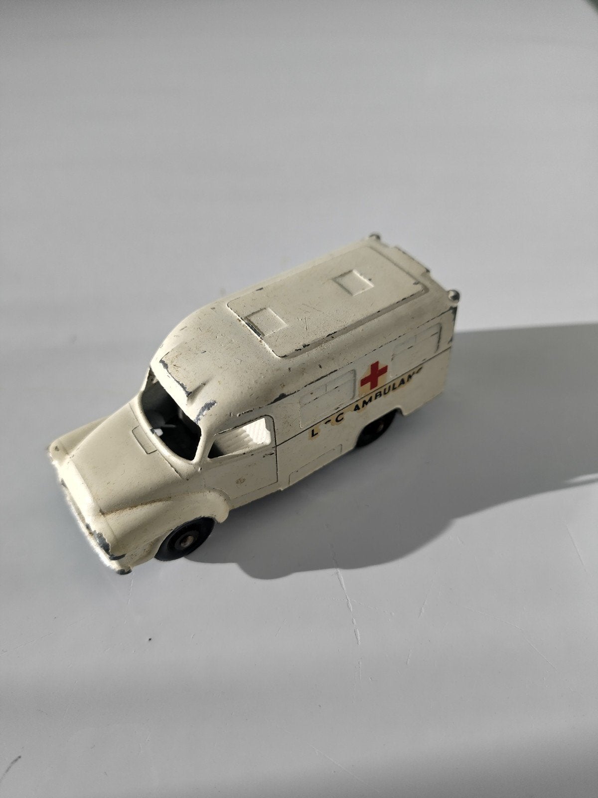 Vintage Lesney Ambulance AFHALING LEES BESCHRIJVING, Enlèvement, Utilisé, Voiture, Lesney